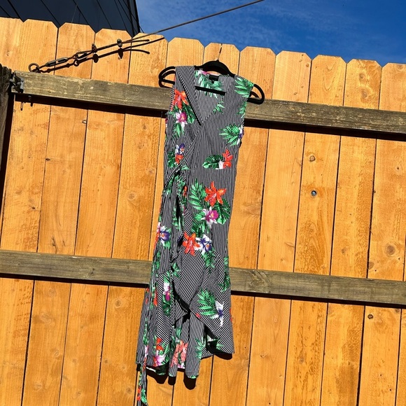 WHO WHAT WEAR Cotton STRIPE Tropical FLORAL Print WRAP RUFFLE Dress Medium - Picture 3 of 9